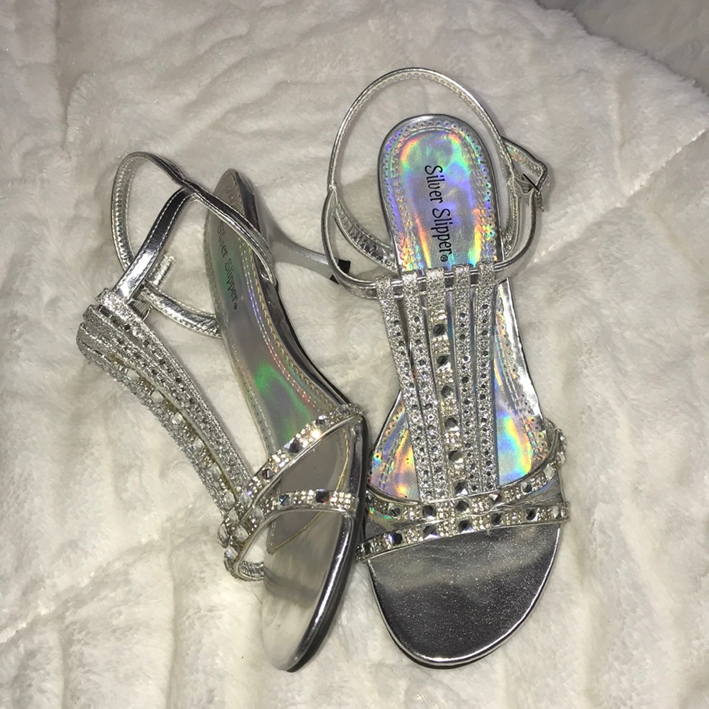 1 inch heel, very sparkly & halo